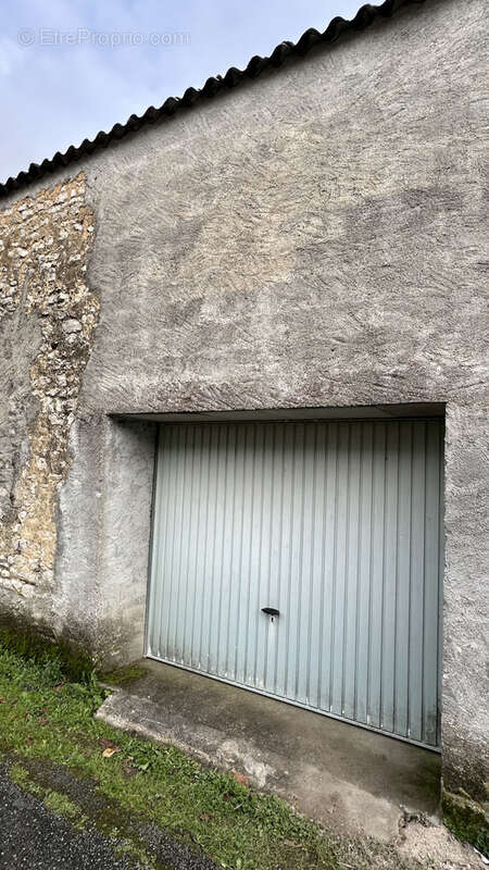 Maison à SAINT-JEAN-D'ANGELY