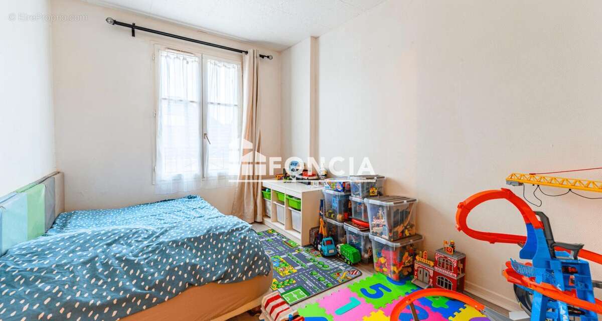 Appartement à BAILLY-ROMAINVILLIERS