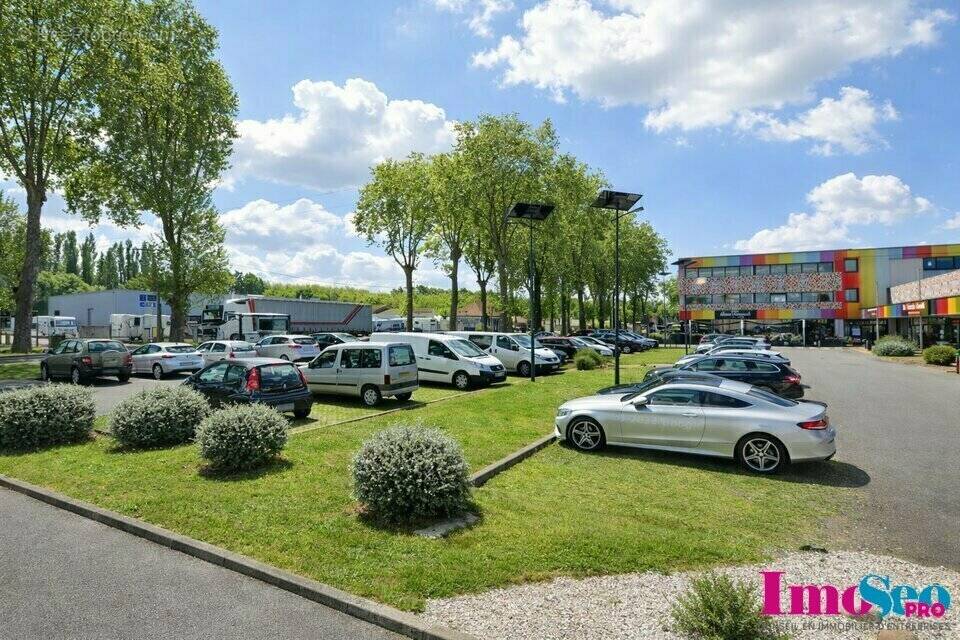 Commerce à SAINTE-EULALIE