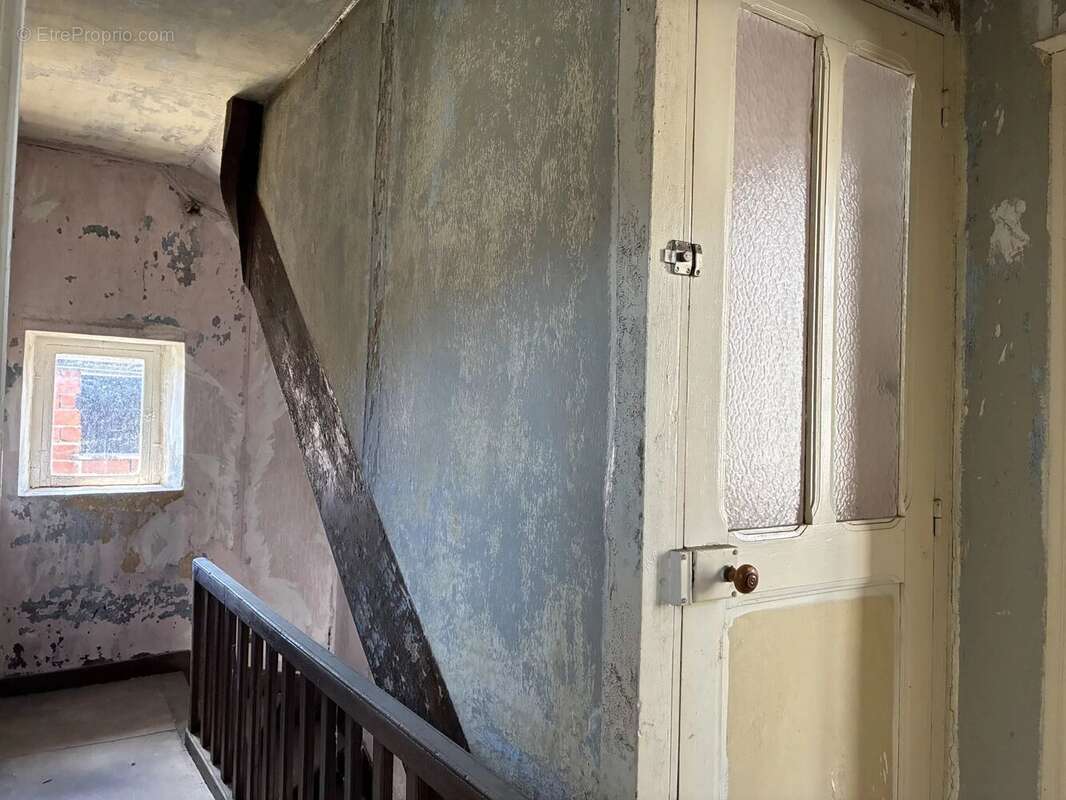 Maison de ville à rénover, dans le cœur de Montmorillon - photo 6