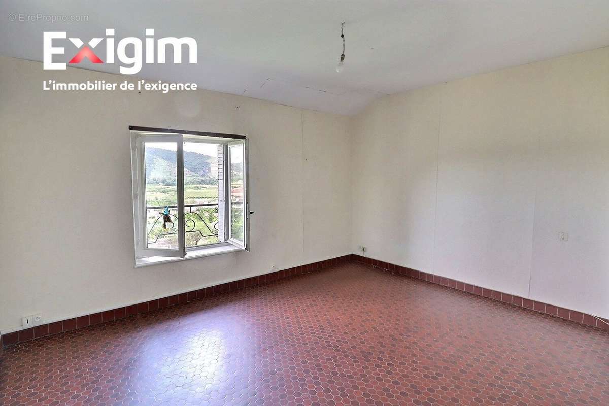 Maison à SAINT-JEAN-DE-MUZOLS