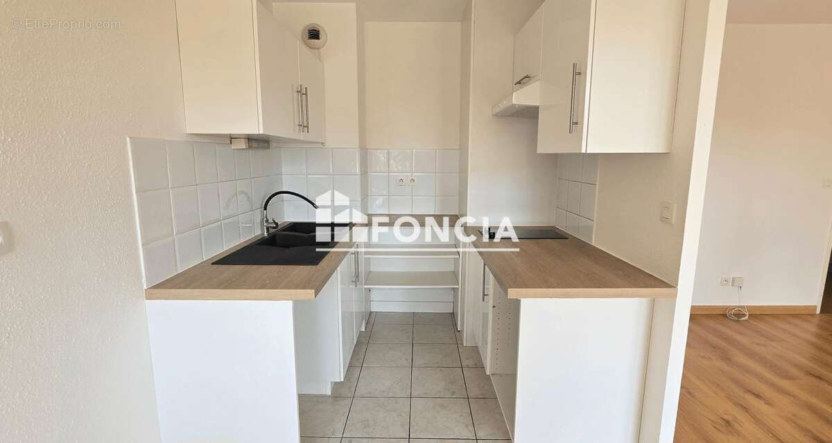 Lardennes - residence prisee - t2 - terrasse de 22 m2 - parking - cellier - piscine - photo 2