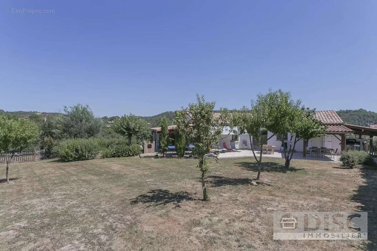 Belle maison de plain-pied avec jardin et garage sur hauteurs de Laguepie. - photo 16