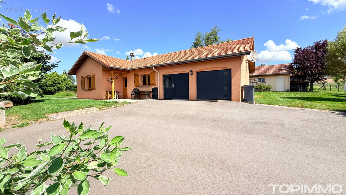 Maison à JEANMENIL