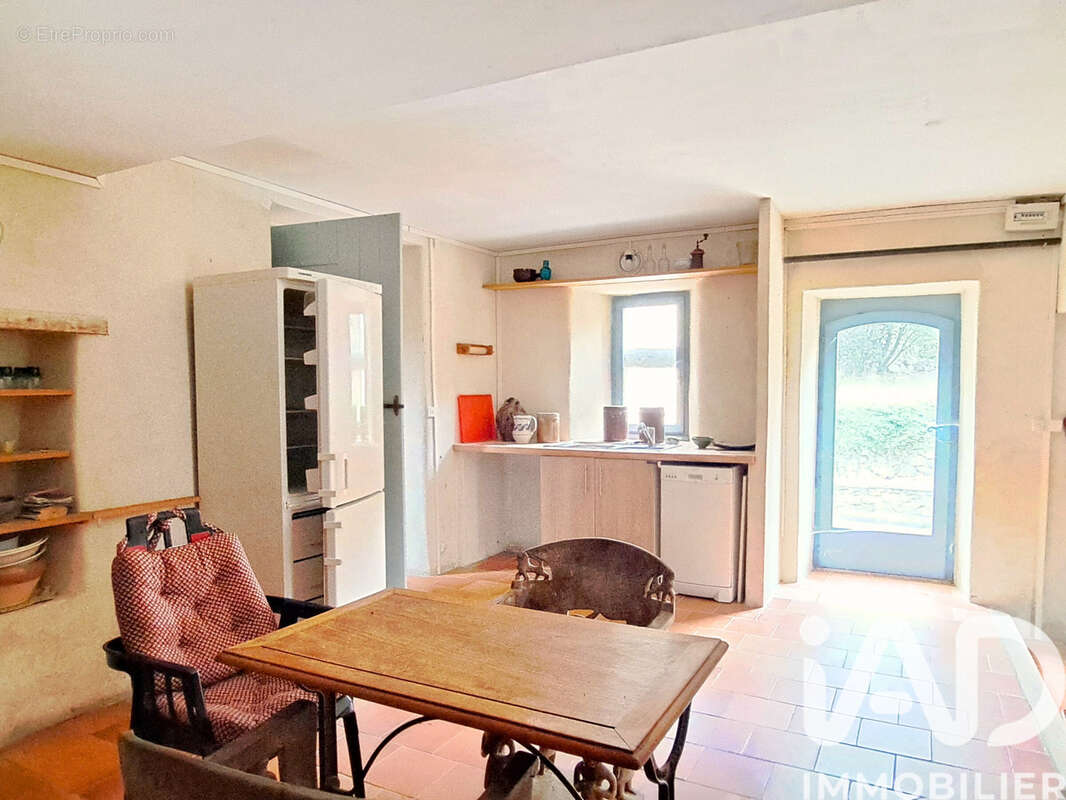 Maison 249 m² à Cros  - photo 7