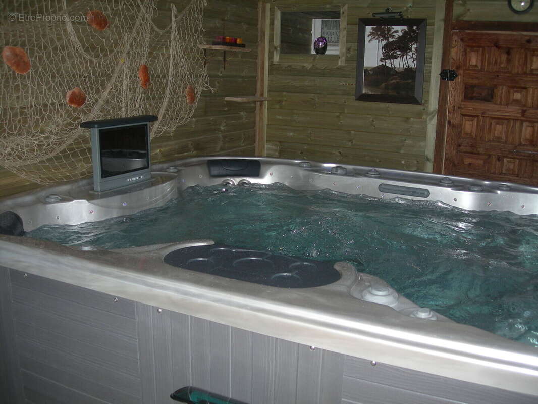 Grande maison de famille sur un joli terrain de 1500 m2 ! - photo 8