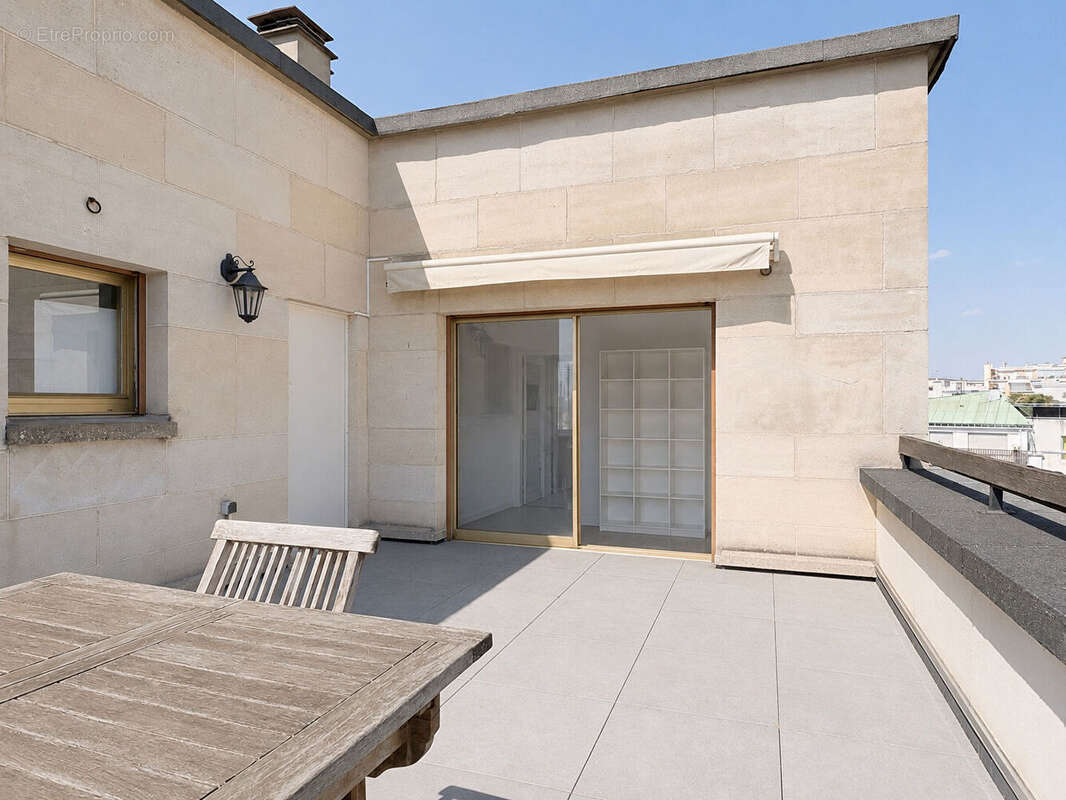 Appartement paris 15 - t2 avec terrasse - photo 3