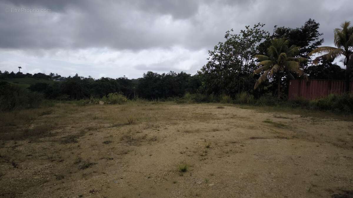 Terrain à BAIE-MAHAULT