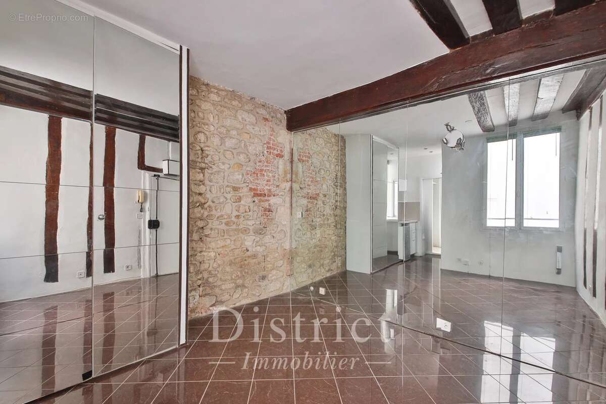 Appartement à PARIS-4E