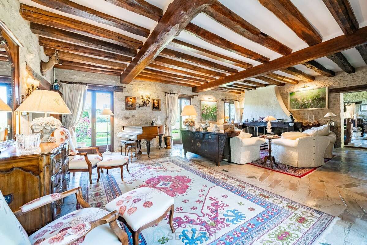 Maison à FONTAINEBLEAU