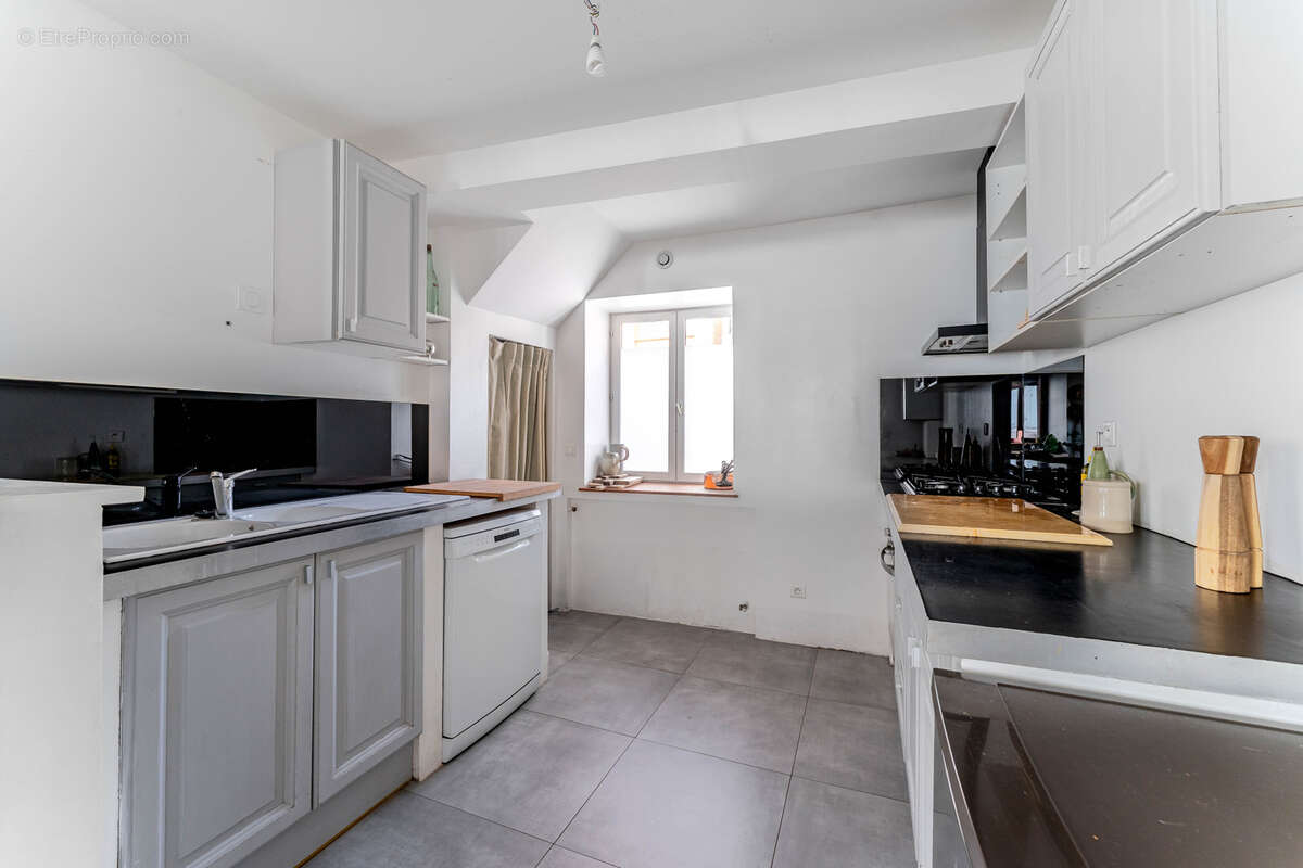 Maison à NEUVILLE-SUR-SAONE