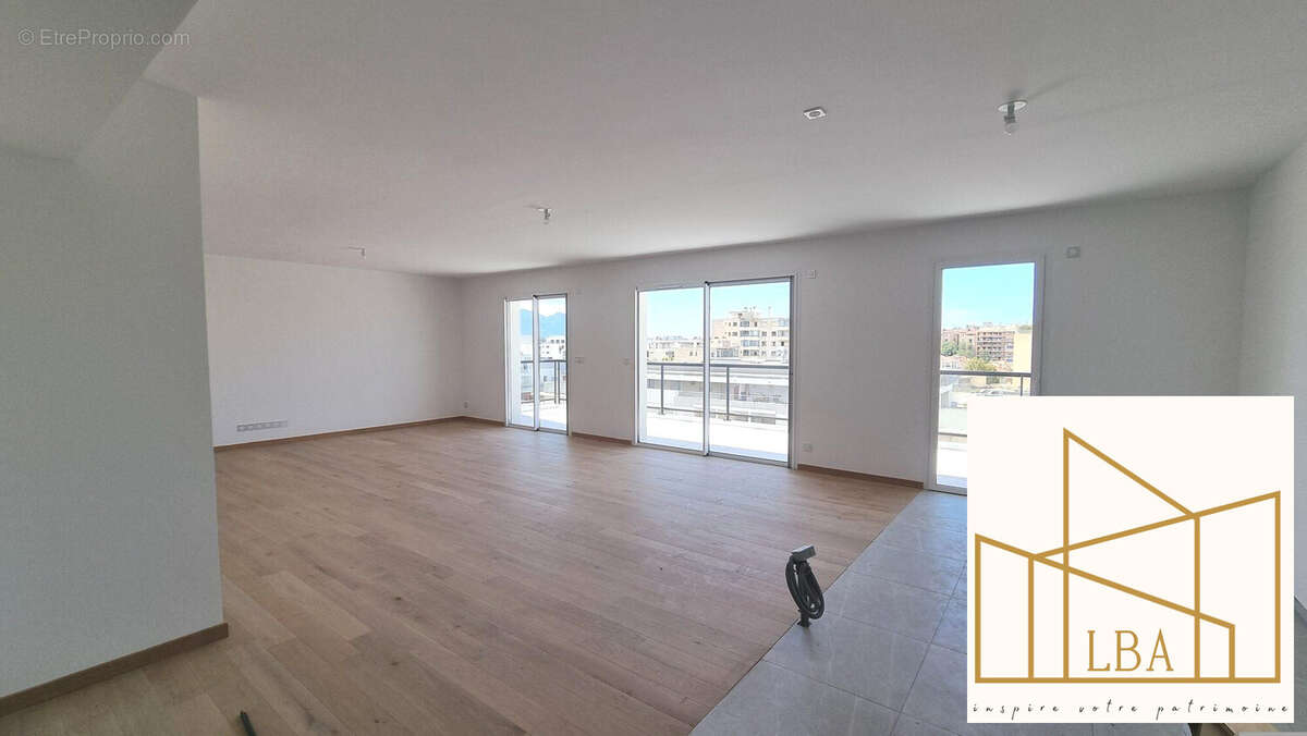 Appartement à MARSEILLE-8E