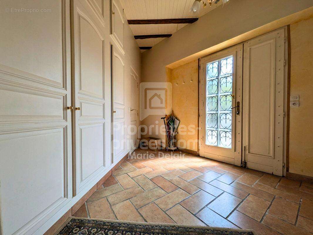 Maison La Charite Sur Loire 14 pièce(s) 445.88 m2 - photo 2