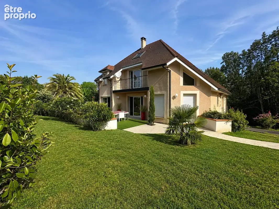 COTEAUX SUD DE PAU - Jolie villa contemporaine avec 5 hectares de terrain - photo 3