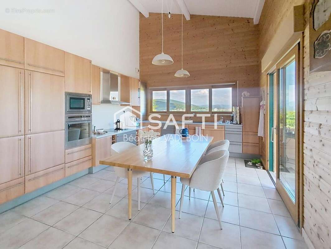Maison 246 m² à Savasse  - photo 6