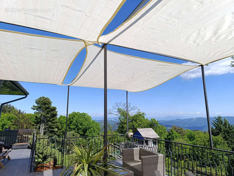 Ardèche - Magnifique Maison d'architecte de 184 m² habitable - Bel espace extérieur - Vue panoramique sur les montagnes ardèchoi - photo 28
