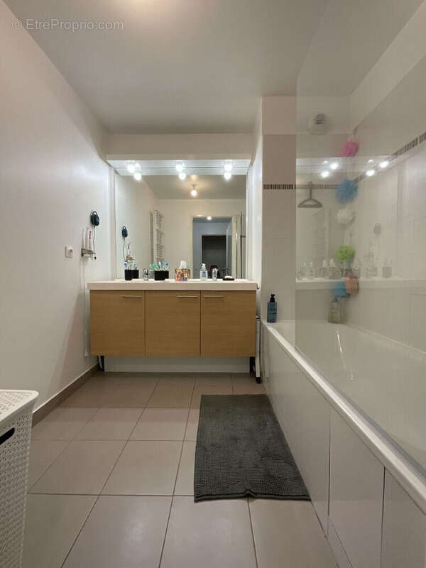 Appartement à CHANTELOUP-LES-VIGNES