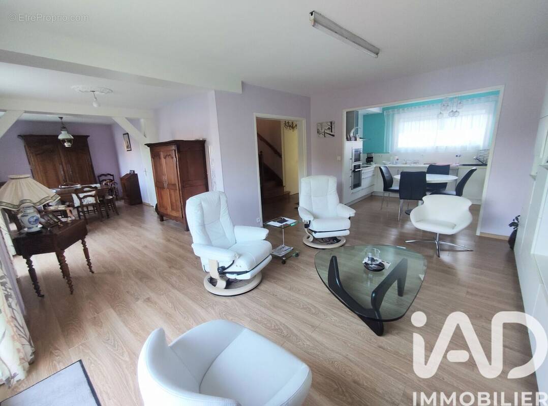 Photo 1 - Maison à AVRILLE