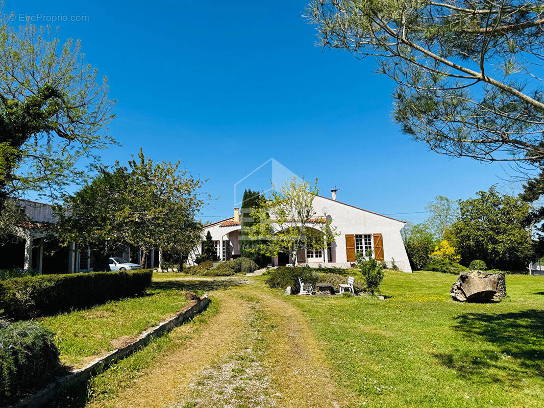 Maison à MADIRAN