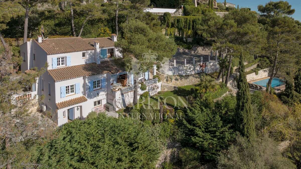 Maison à EZE