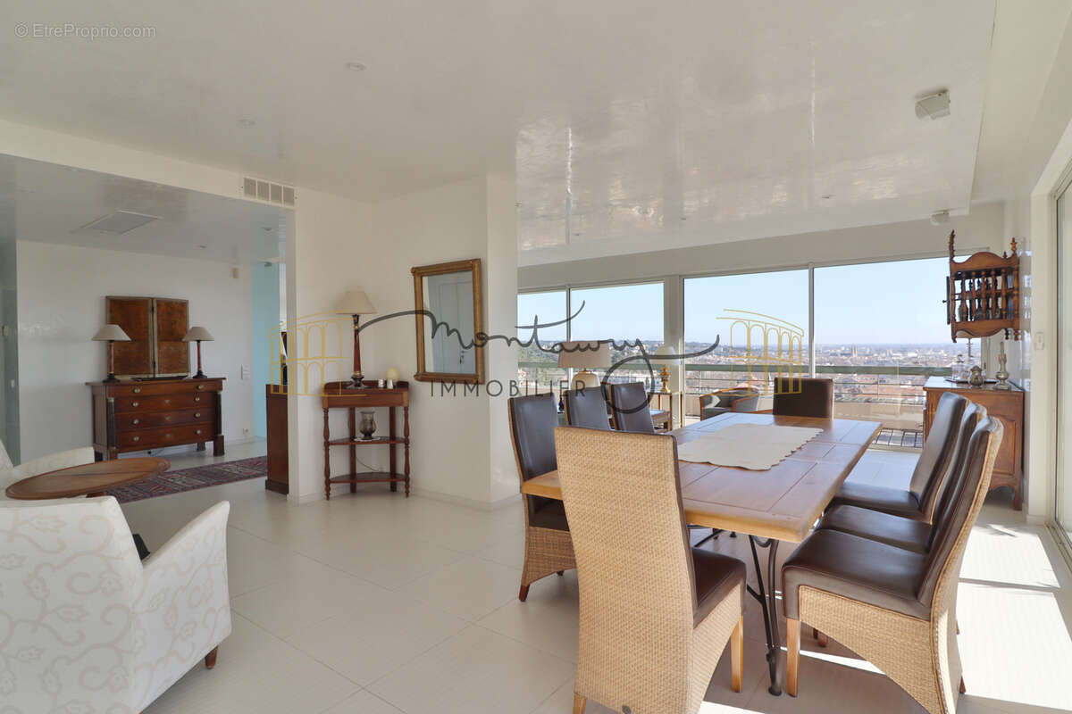 Appartement à NIMES