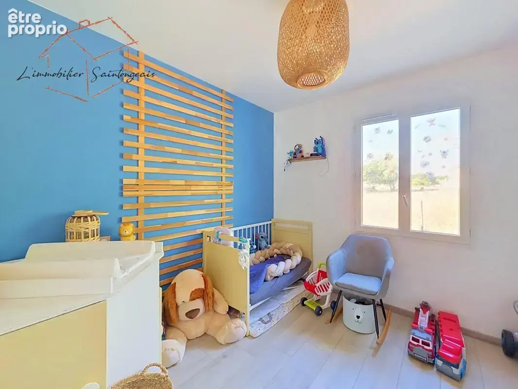 Saint-Georges-des-Coteaux  102 m²  3 Chambres  823 m² - photo 5