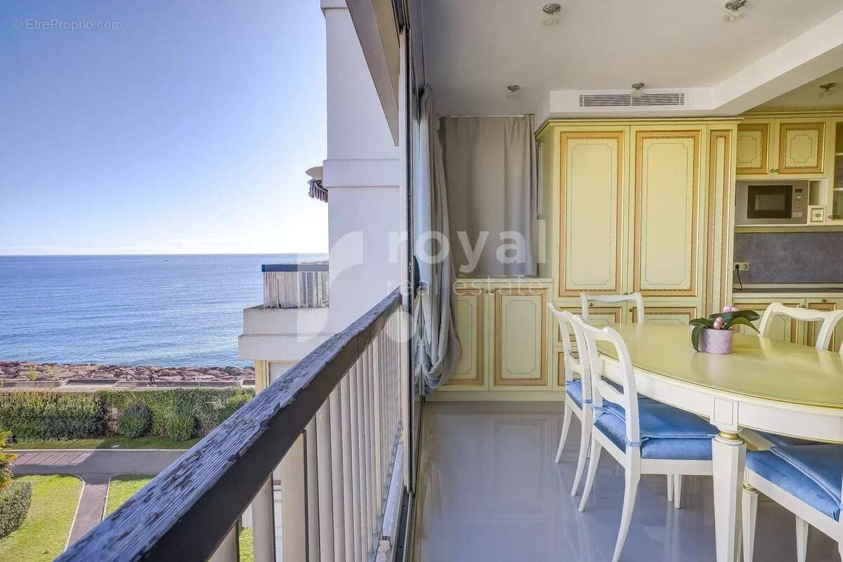 Appartement à MANDELIEU-LA-NAPOULE