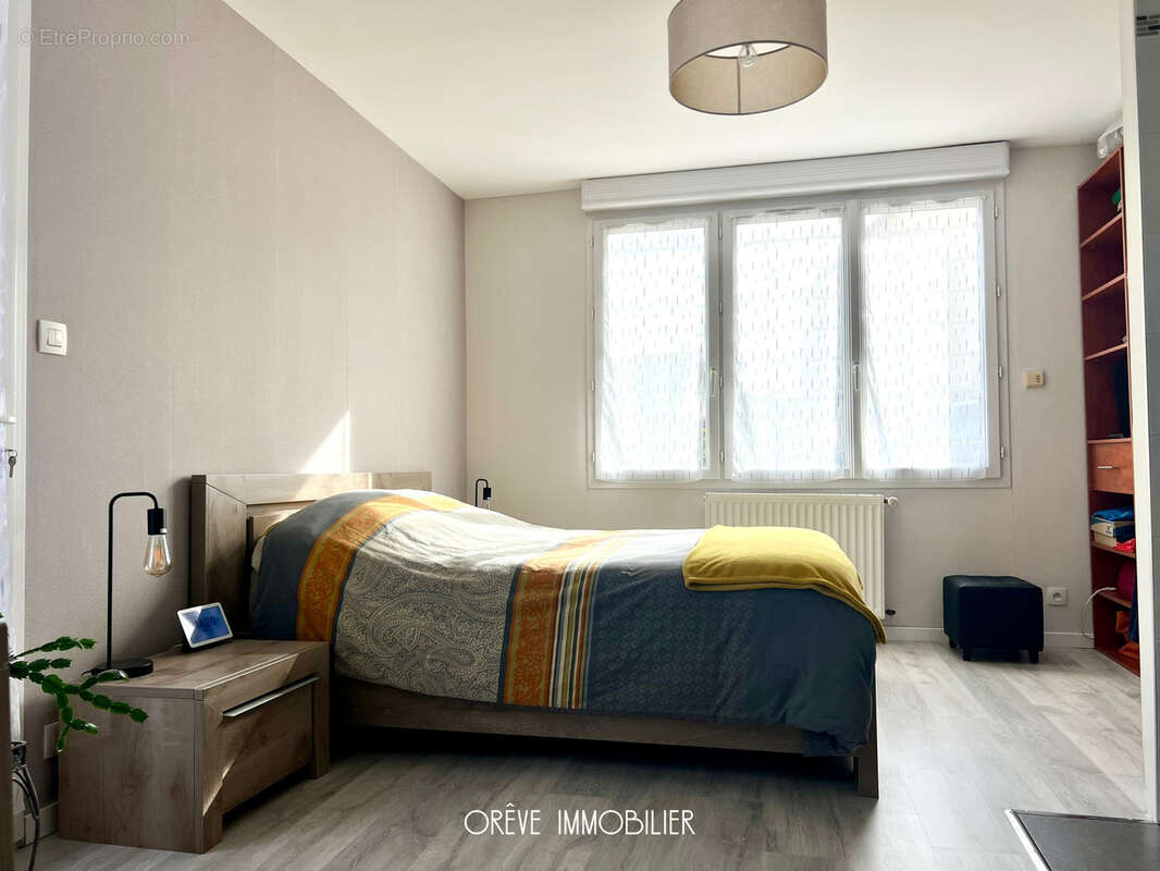 Maison à NOYAL-CHATILLON-SUR-SEICHE