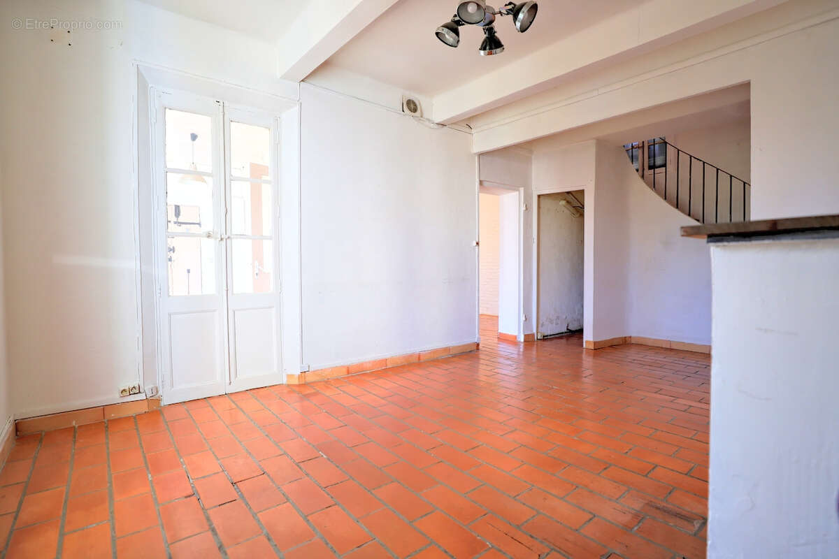 Maison à SOLLIES-TOUCAS