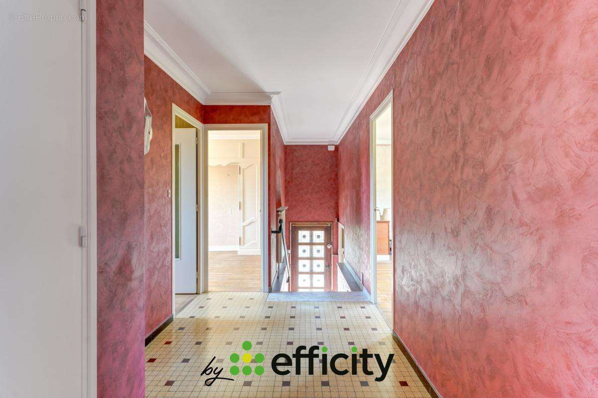 Maison 105 m² à Saint-Priest  - photo 14
