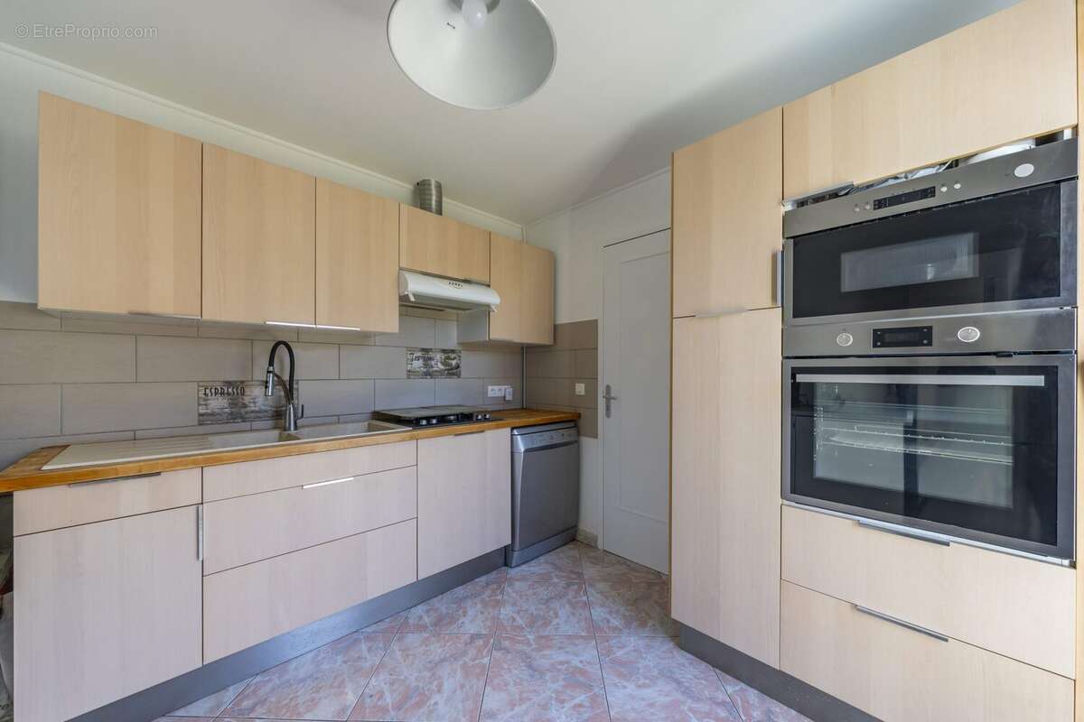 Maison à MONTCOURT-FROMONVILLE