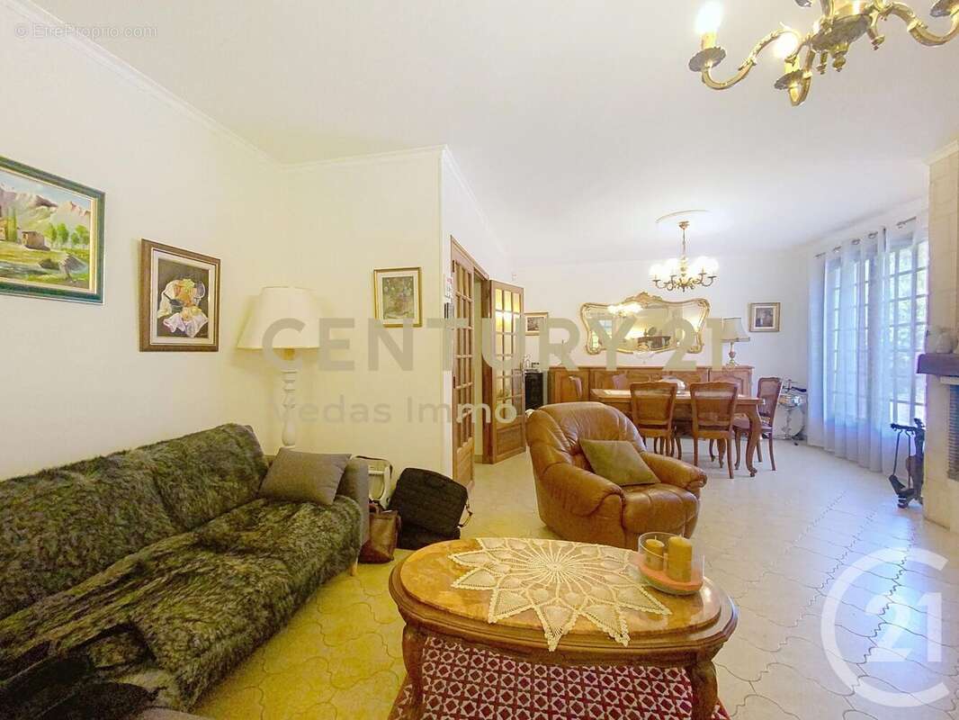 Maison à SAINT-JEAN-DE-VEDAS