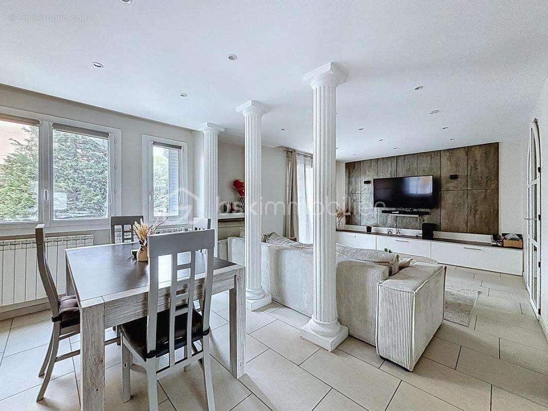 Appartement à LE PONT-DE-CLAIX