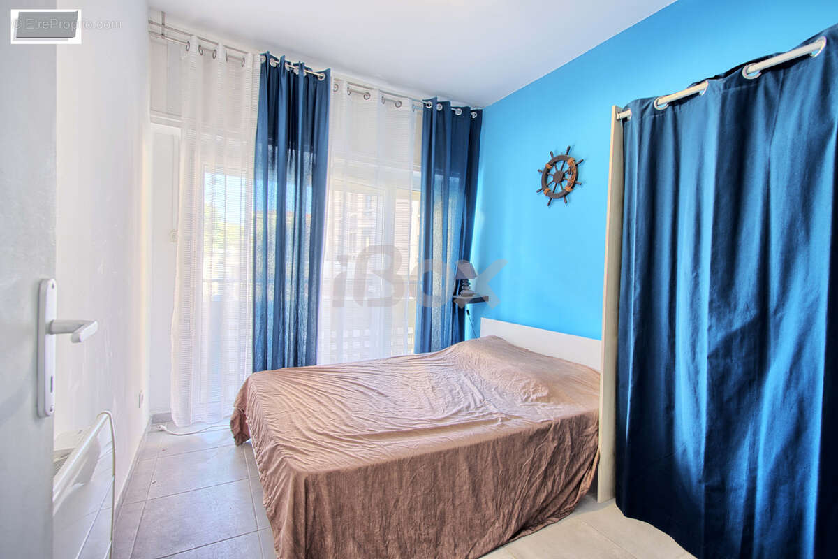 Toulon Centre : Appartement de 100m2 avec balcon, cave et chambre de bonne vue mer - photo 6