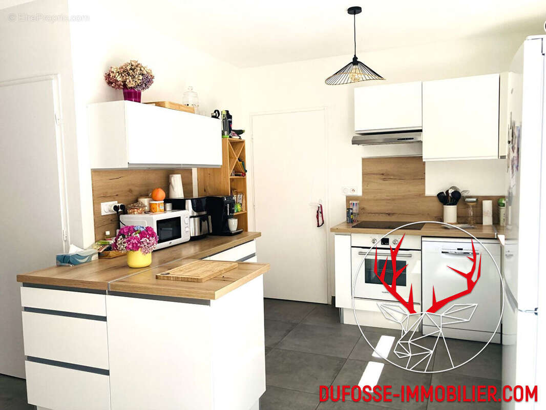 Maison à MEYRIEU-LES-ETANGS