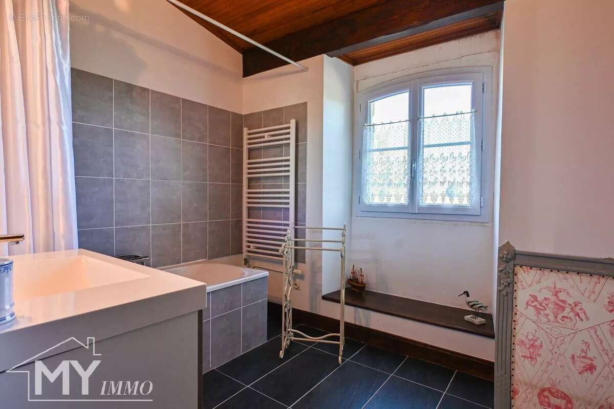 Maison à FOUGUEYROLLES