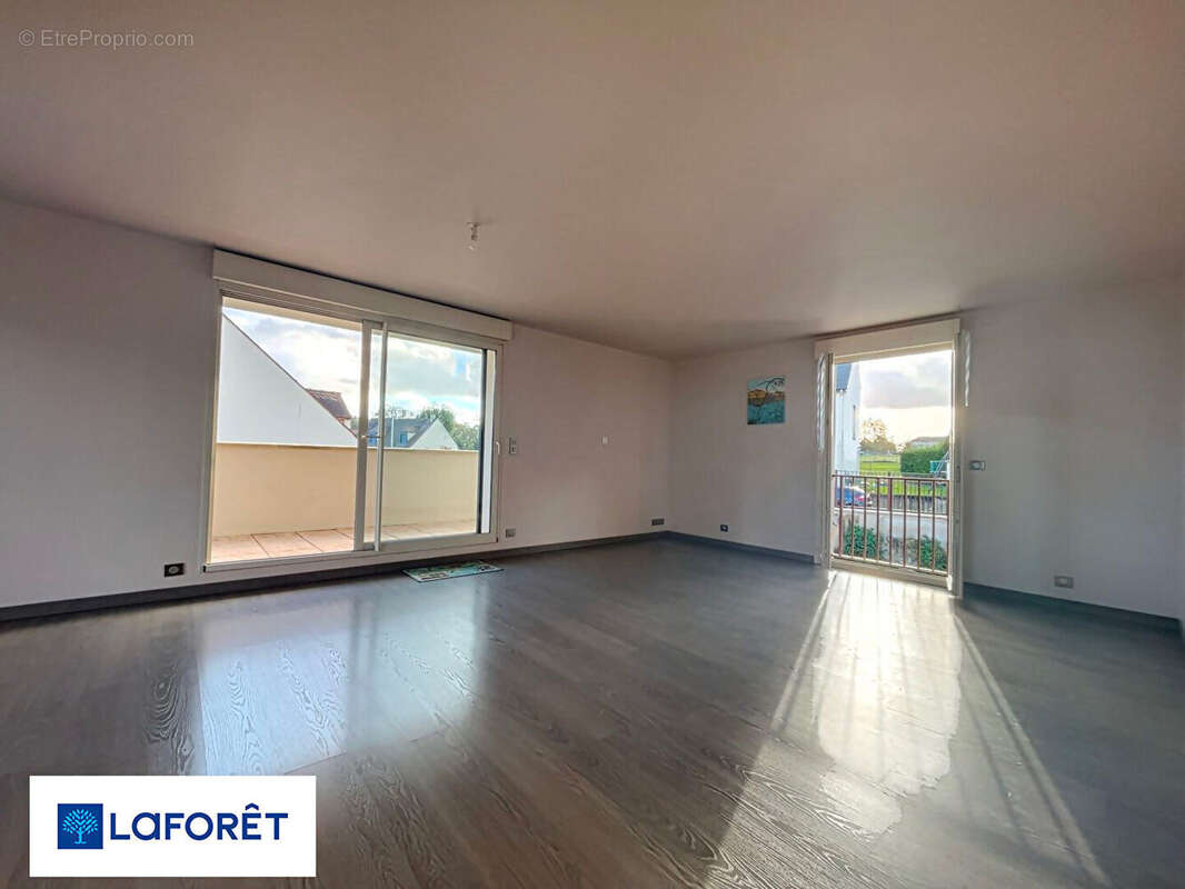 Appartement à SAINT-FARGEAU-PONTHIERRY