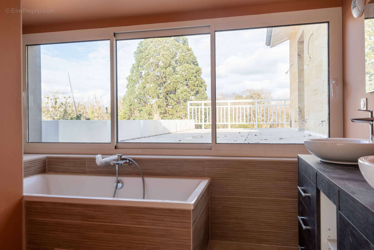 Maison à CAMBLANES-ET-MEYNAC