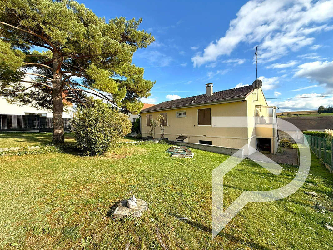 Maison à SAINT-AUBIN-SOUS-ERQUERY