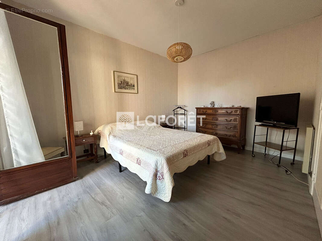 Maison à SAINT-LAURENT-DU-VAR