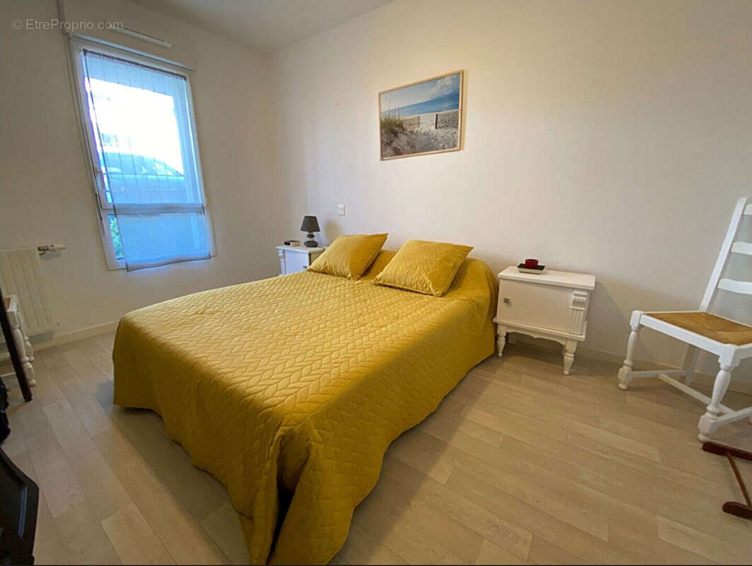 Appartement à SENE
