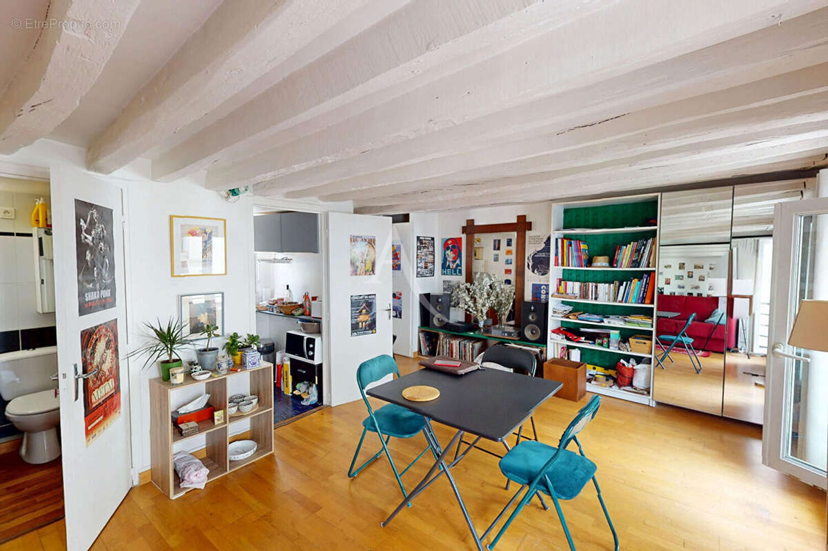 EXCLUSIVITE - Studio rue du Faubourg du Temple en très bon état ! - photo 7
