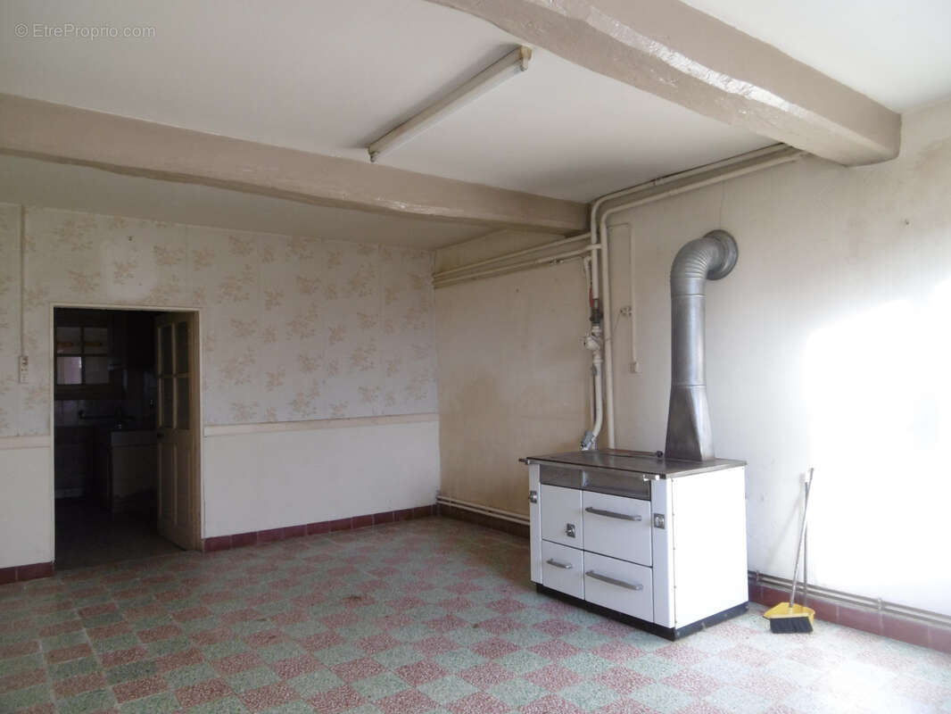 Maison à SAINT-CHRISTOPHE-EN-BRIONNAIS