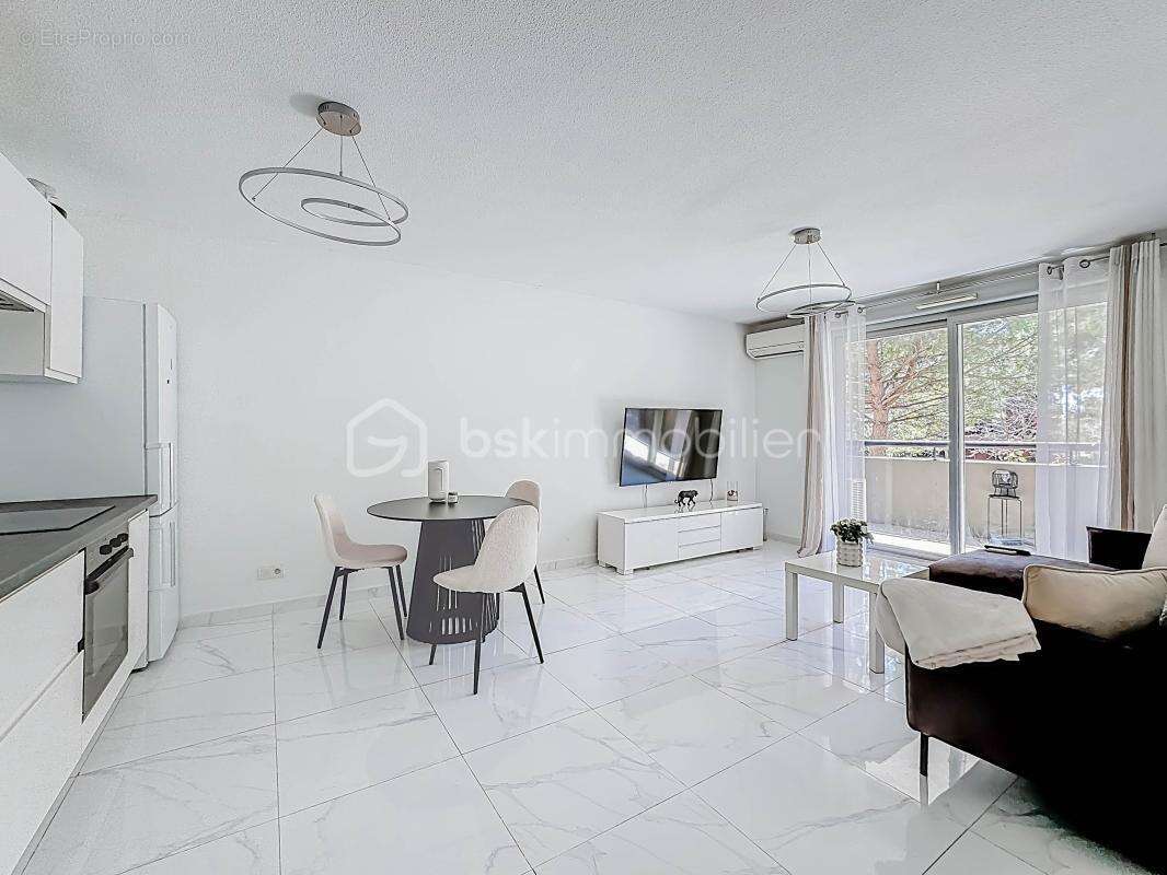 *** Magnifique Appartement T3 de 61m2 avec grande terrasse et garage à Montpellier Ovalie *** - photo 4