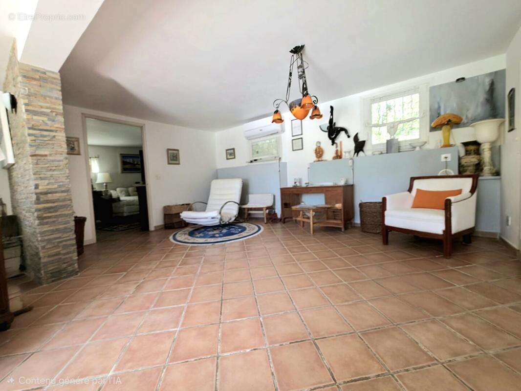 Maison à BORMES-LES-MIMOSAS