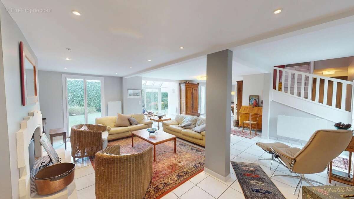 Maison à SAINT-NOM-LA-BRETECHE