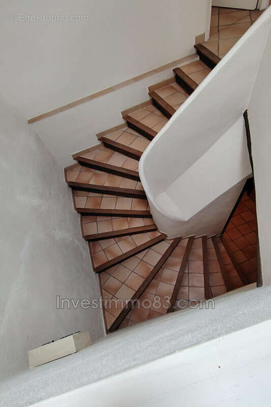 Appartement à CUERS