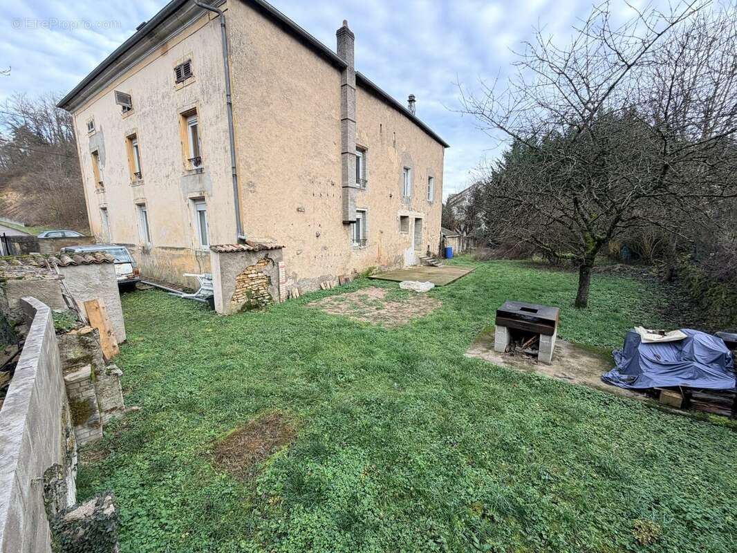 Appartement à THIAUCOURT-REGNIEVILLE