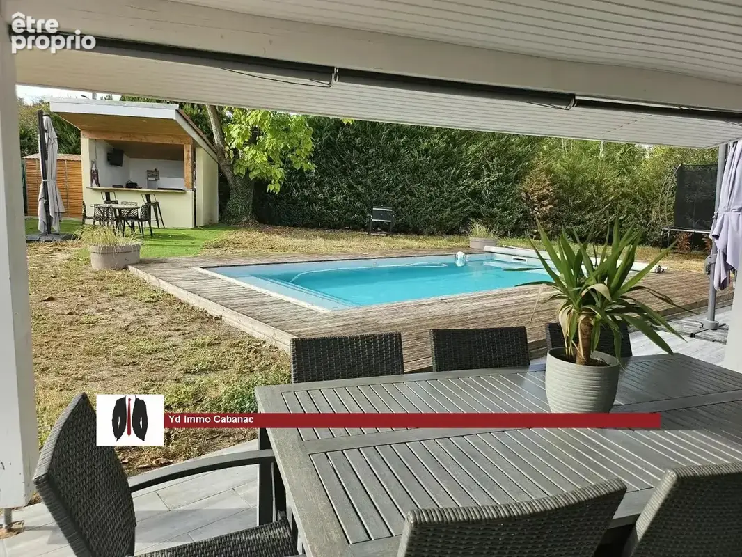 Maison 4 chambres et bureau avec piscine et grand terrain - photo 3