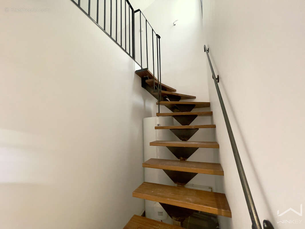 Appartement à SAINTE-CECILE-LES-VIGNES